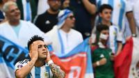 Ekspresi pemain Argentina&nbsp;Lautaro Martinez di pertandingan Grup C Piala Dunia Qatar 2022 melawan Arab Saudi di Stadion Lusail, Doha, Selasa (22/11/2022). (AFP/Kirill Kudrayavtsev)