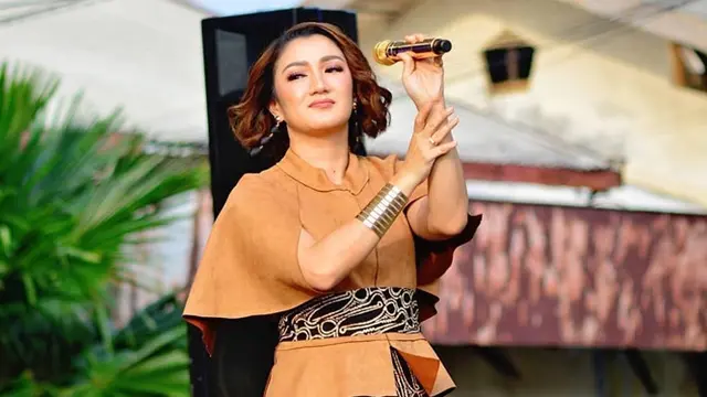 6 Potret Terbaru Melly Mono Eks Vokalis SHE, Awet Muda di Usia 36 Tahun