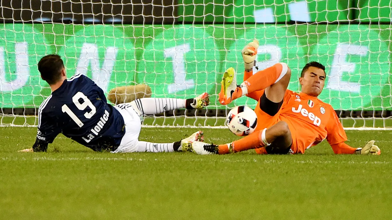 Foto: Mengenal Emil Audero, Kiper Berdarah Indonesia yang Kini Berseragam Inter Milan