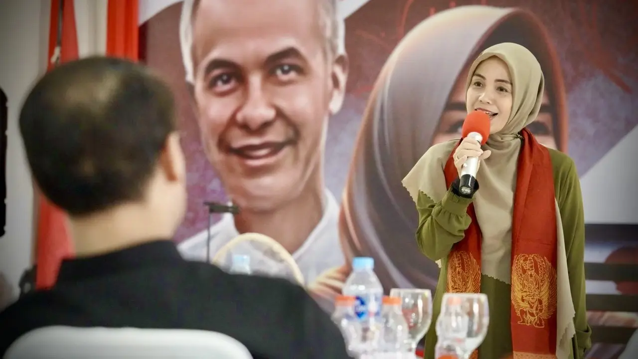 Istri calon presiden nomor urut 3 Ganjar Pranowo, Siti Atikoh Suprianti