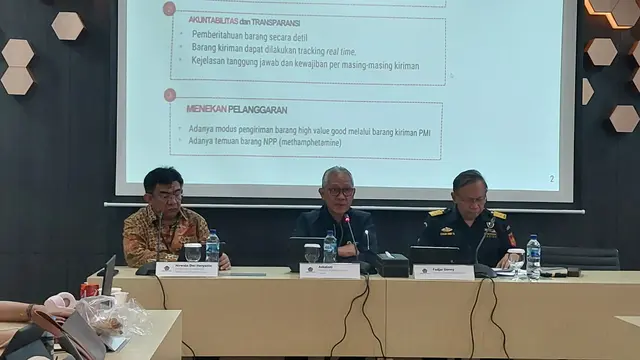 Direktur Jenderal Bea dan Cukai Kementerian Keuangan, Askolani  dalam Media Briefing, di Kantor Kementerian Keuangan, Jakarta, Selasa (12/12/2023). (Arief/Liputan6.com)