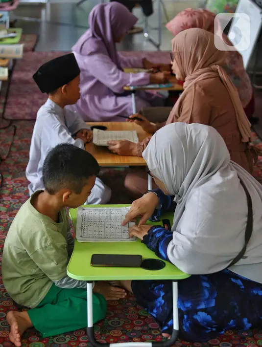 Melalui kegiatan ini diharapkan dapat menambah bekal ilmu dan pengetahuan anak-anak tentang agama Islam. (Liputan6.com/Angga Yuniar)