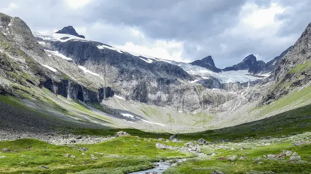 Arkeolog Temukan 48 Anak Panah Berusia hingga 6.000 Tahun di Gunung Es Norwegia