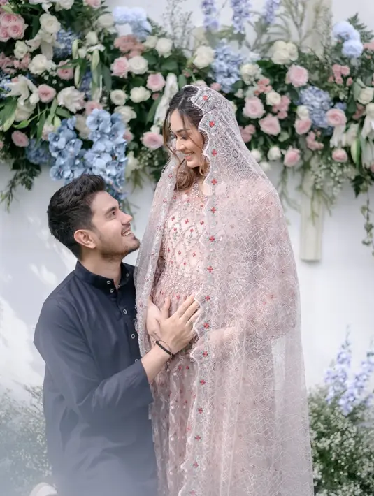 Faradilla Yoshi dan Bryan Mckenzie  tasyakuran 4 bulanan (Instagram/sistadecoration)