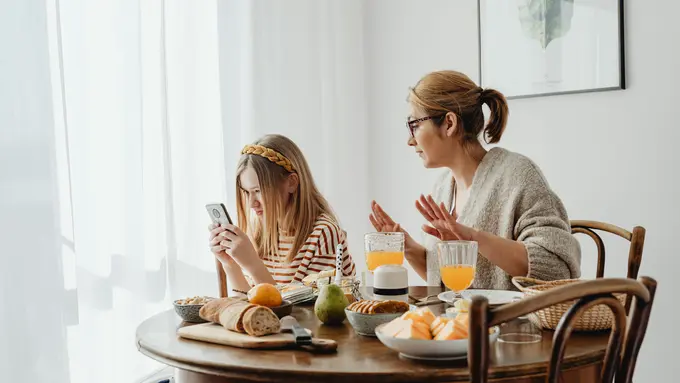Bahaya Permissive Parenting: Ketika Kasih Sayang Berujung pada Tantangan Besar
