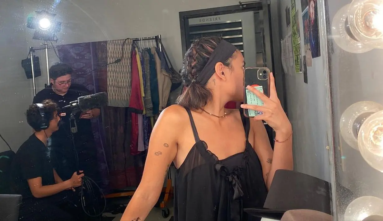 Namanya santer disebut sebagai pelakor, diduga terlibat cinta segi tiga dengan pria beristri. [Instagram @arawindak]