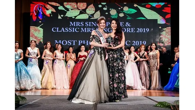 Runner Up Ratu Kecantikan Ini Sudah Miliki 5 Orang Cucu, Ini 6 Pesonanya