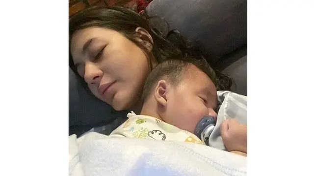 6 Momen Baim Wong dan Paula Verhoeven Tidur Bareng Kiano, Bikin Gemas