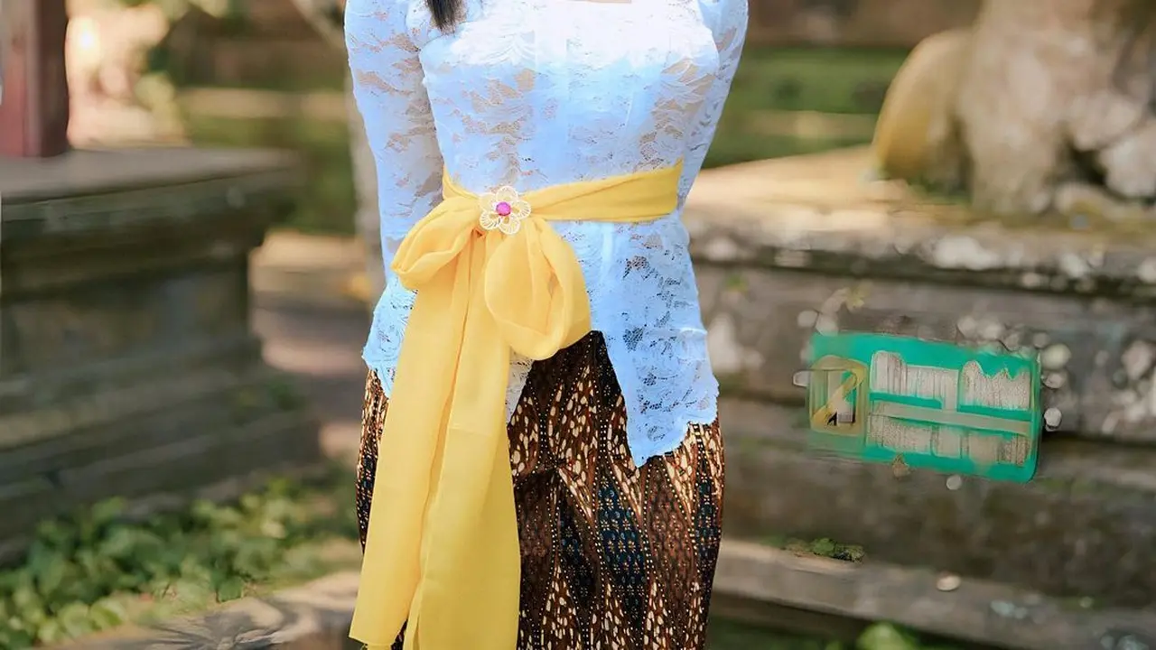 6 Adu Pesona Seleb kala Kenakan Kebaya Bali, Anya Geraldine, Fuji An, hingga Mahalini