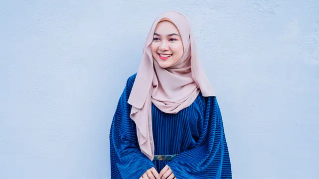 Model Gamis Syari yang Paling Populer, Tetap Modis Meski Tertutup