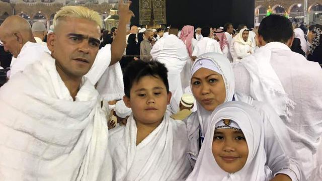 Cristian Gonzales dan keluarga