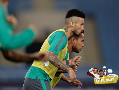 Timnas Indonesia melakukan latihan resmi terakhir jelang melawan Vietnam dalam laga leg kedua semifinal Piala AFF 2016 di Stadion My Dinh, Hanoi, Vietnam, Selasa (6/12/2016). (Bola.com/Peksi Cahyo)