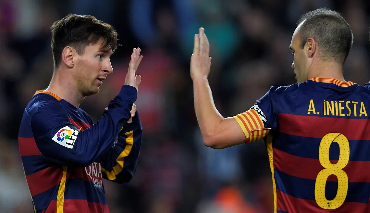 Ekspresi Lionel Messi setelah mencetak gol ke gawang Real Sociedad dalam lanjutan La Liga Spanyol di Stadion Camp Nou, Barcelona, Sabtu (28/11/2015). (AFP/Lluis Gene)