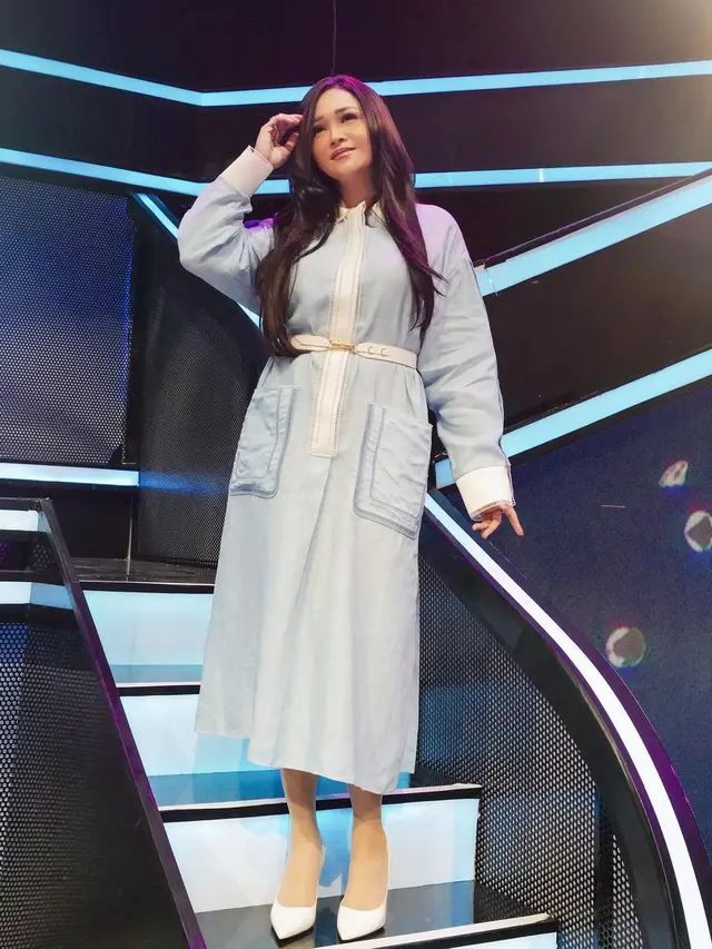 7 Potret Maia Estianty saat Pakai Simpel Dress, Bisa Jadi Inspirasi