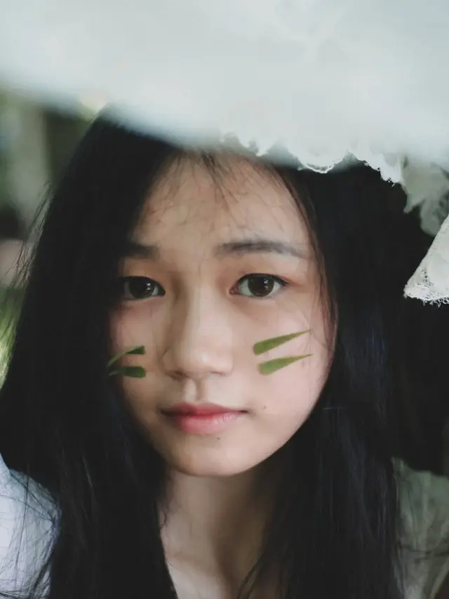 7 Pesona Mita, Model Video Klip Kekeyi yang Curi Perhatian