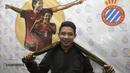 Pesepak bola masa depan Indonesia, Evan Dimas, berpose jelang keberangkatannya ke Spanyol untuk bergabung dengan Espanyol. Selama empat bulan mantan kapten timnas U-19 itu akan berpetualang di negeri Matador. (Bola.com/Vitalis Yogi Trisna)