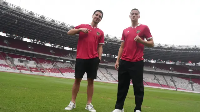 Thom Haye dan Jay Idzes di Stadion Utama Gelora Bung Karno (SUGBK), Jakarta Pusat.