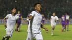 Empat tim di Grup D Piala Presiden 2022 masih berpeluang lolos memperebutkan dua tempat ke perempatfinal usai keempatnya mengoleksi poin yang sama dari dua laga. Arema FC memastikan seluruh tim di Grup D mengoleksi 3 poin dari 2 laga usai menang tipis 1-0 atas Persik Kediri di Stadion Kanjuruhan, Malang, Rabu (15/6/2022). Gol kemenangan Singo Edan dicetak oleh Irsyad Maulana via eksekusi penalti di menit ke-90. (Bola.com/Arief Bagus)