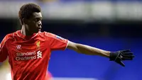 4. Ovie Ejaria (18 tahun), pemain dengan posisi gelandang yang memiliki kemampuan akurasi umpan-umpan panjang yang baik. Dirinya sempat menolak beasiswa dari Arsenal dan memutuskan bergabung dengan Liverpool. (Squawka)