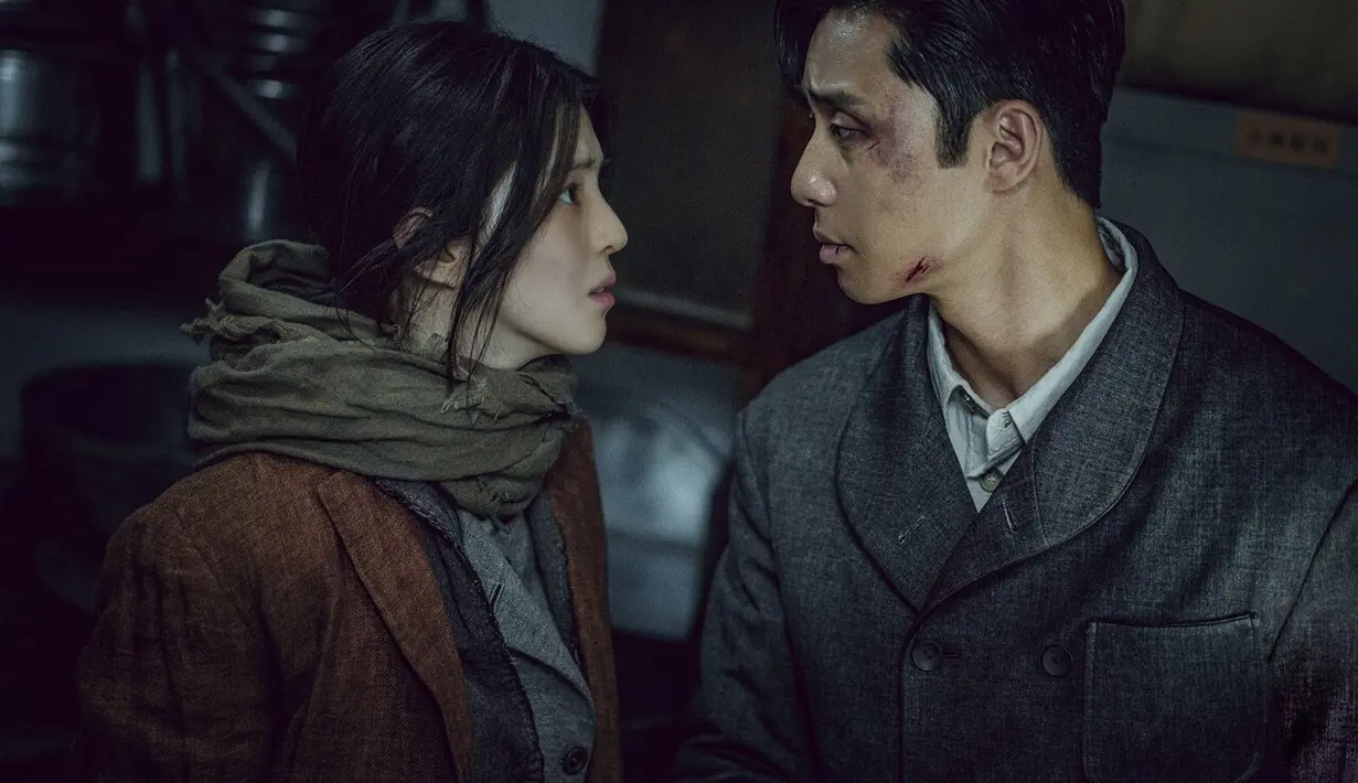 Hubungan Tae Sang dan Chae Ok dalam Gyeongseong Creature membuat penonton penasaran. Chemistry yang dibangun keduanya menjadi salah satu poin utama dalam cerita ini.
