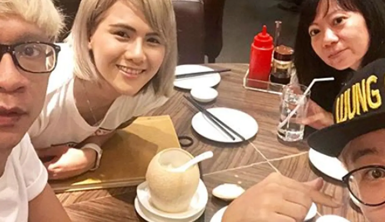 Aming dan Evelyn sebelumnya resmi menikah pada tahun 2016, namun kandas sebelum usia pernikahan mereka genap satu tahun (Liputan6.com/IG/evelinnadaanjani)