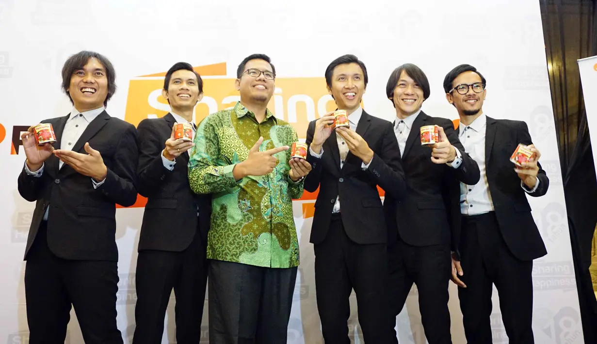 Qibil gitaris mengaku bahwa beberapa tahun belakangan ini, The Changcuters aktif dalam kegiatan positif. Berbaur dengan masyarakat sekitar dan aktif di lingkungan sosial. (Nurwahyunan/Bintang.com)