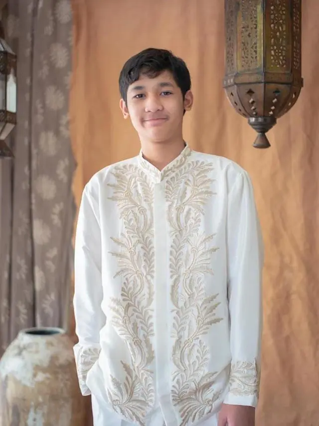 Potret Ganteng Ardio Putra Sulung Andre Taulany