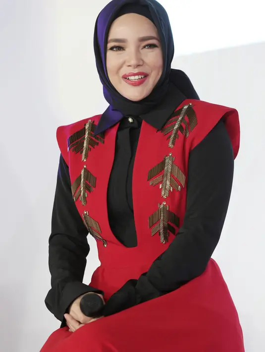 Beruntung sang suami, Agus Rahman tidak pernah mempermasalahkan mengenai dandanannya. Yang terpenting bagi suaminya adalah masih dalam taraf aman dan tidak terlalu mencolok. (Galih W. Satria/Bintang.com)