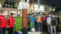 12 WNA Bangladesh yang dideportasi oleh Kantor Imigrasi Dumai dari Indonesia. (Liputan6.com/M Syukur)