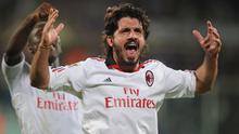 6. Gennaro Gattuso - Musim sebelumnya sempat lama menepi karena cedera membuatnya tampil gila di tahun 2010/2011. Dengan gaya khas ngototnya menjadi lini tengah kian aman. (AFP/Alberto Lingria)