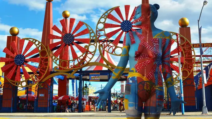 Foto: copyright trinamerryartist.com