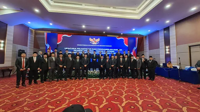 Menteri Koordinator Bidang Pangan, Zulkifli Hasan (Zulhas) melantik sebanyak 29 orang pejabat di Kementerian Koordinator Pangan, Senin (11/11/2024). (Foto: Tim Bisnis)