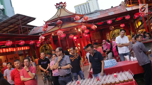 Komunitas Muslim Tionghoa Indonesia Sajikan Menu Berbuka Puasa di Vihara Dharma Bakti