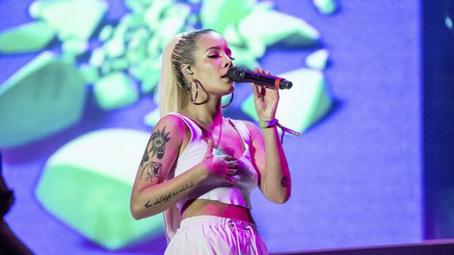Get Wallpaper Halsey Merasa Beruntung Bisa Tampil Di Indonesia Showbiz For Free