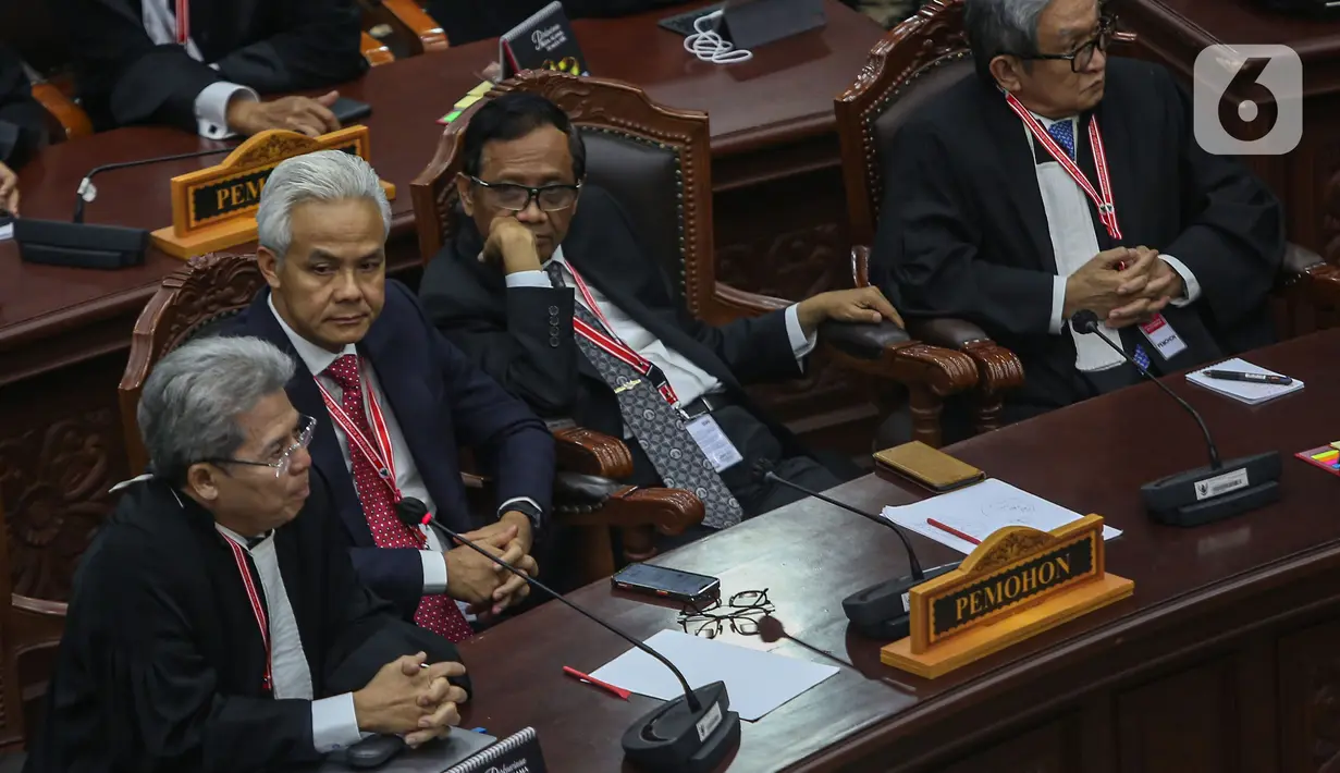 Mantan gubernur Jawa Tengah itu menyebut hari ini adalah akhir perjalanan dari upaya hukum yang dilakukan kubu Ganjar-Mahfud. (Liputan6.com/Angga Yuniar)