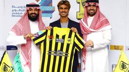 Jota didatangkan klub Liga Arab Saudi, Al Ittihad dari Glasgow Celtic pada bursa transfer musim 2023/2024 dengan mahar sebesar 29,1 juta euro atau setara Rp485 miliar. Melalui Kesepakatan yang terjadi pada 3 Juli 2023, Jota terikat kontrak selama 3 tahun hingga 30 Juni 2026. (twitter.com/Ittihad_en)