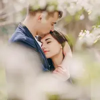 Ilustrasi pasangan bahagia/copyright freepik.com/prostooleh