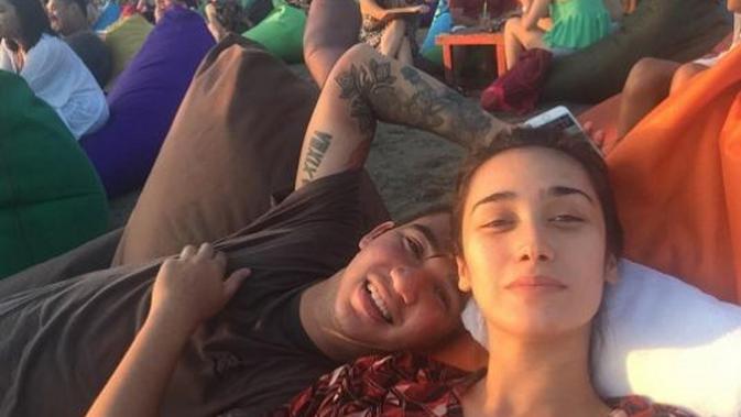 Foto-foto Intim Alexandra Gottardo Bersama Suami - Celeb 