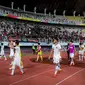 Ekspresi Timnas Indonesia U-17 gagal meraih kemenangan pada matchday terakhir babak penyisihan Grup A Piala Dunia U-17 2023. Garuda Muda takluk dari Timnas Maroko U-17 di Stadion Gelora Bung Tomo (GBT), Surabaya, Jawa Timur, Kamis (16/11/2023) malam WIB. (Bola.com/Bagaskara Lazuardi)