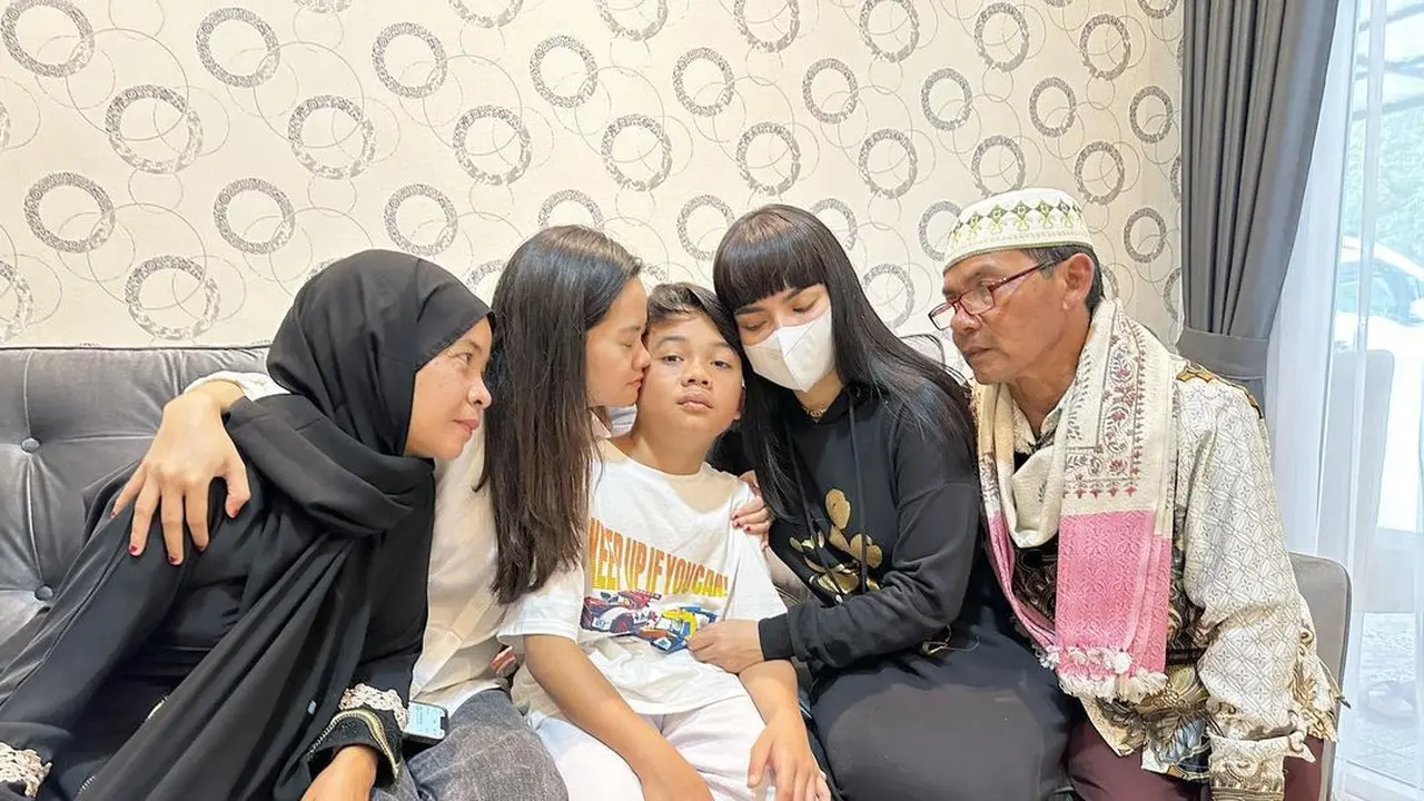 Adik Dinar Candy, Cecep Moh Sunan Giri, selamat dari gempa Cianjur. (Foto: Dok. Instagram @dinar_candy)