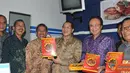 Citizen6, Padang: MKP Sharif C Sutardjo dan Gubernur Sumbar serta Wakil Ketua Komisi IV Firman Soebagyo meninjau ruang Pamer produk hasil Pendidikan SUPM-N Pariaman. (Pengirim: Efrimal Bahri)