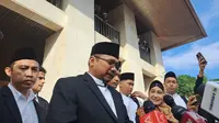 Menteri Agama Yaqut Cholil Qoumas melaksanakan Salat Idul Fitri 1 Syawal 1445 H di Masjid Istiqlal, Jakarta Pusat, Rabu (10/4/2024). (Winda Nelfira).