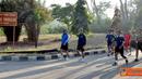 Citizen6, Surabaya: Komandan Pasmar-1 Kolonel Marinir R. Gatot Suprapto melaksanakan olahraga bersama Perwira Pasmar-1 di Trian Sutedi Senaputra Karang Pilang Surabaya, Selasa (4/9). (Pengirim: Roby Eka Sanjaya)