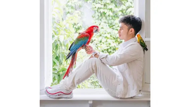 7 Potret Alshad Ahmad dengan Hewan, Sepupu Raffi Ahmad yang Pelihara Harimau Benggala
