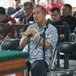 Mantan Bupati Bandung Barat Abubakar Nataprawira menjalani sidang putusan di PN Bandung, Senin (17/12/2018). (Huyogo Simbolon)