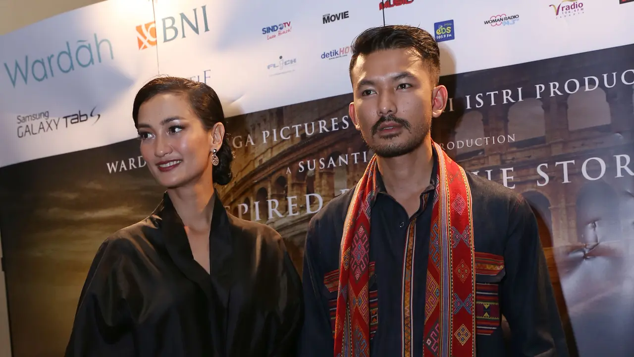 [Bintang] Atiqah Hasiholan dan Rio Dewanto