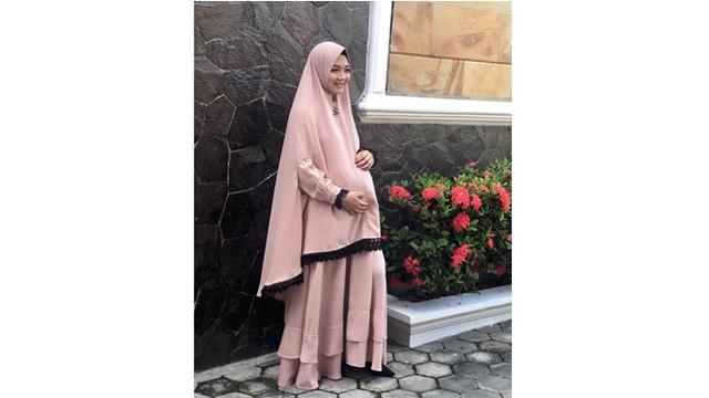 Lahirkan Anak Ketiga, Begini 7 Potret Terbaru Nuri Maulida