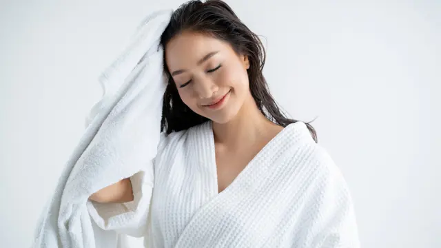 4 Langkah Kembalikan Kilau pada Rambut, agar Bisa Bersinar dan Tampil Semakin Cantik