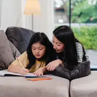 Ilustrasi Ibu dan Anak/ Freepik by tiachardz