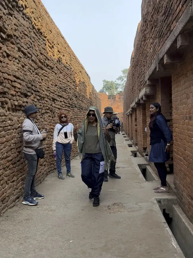 Nia Dinata saat melakukan proses syuting di India. (Foto: Kalyana Shira Foundation)
